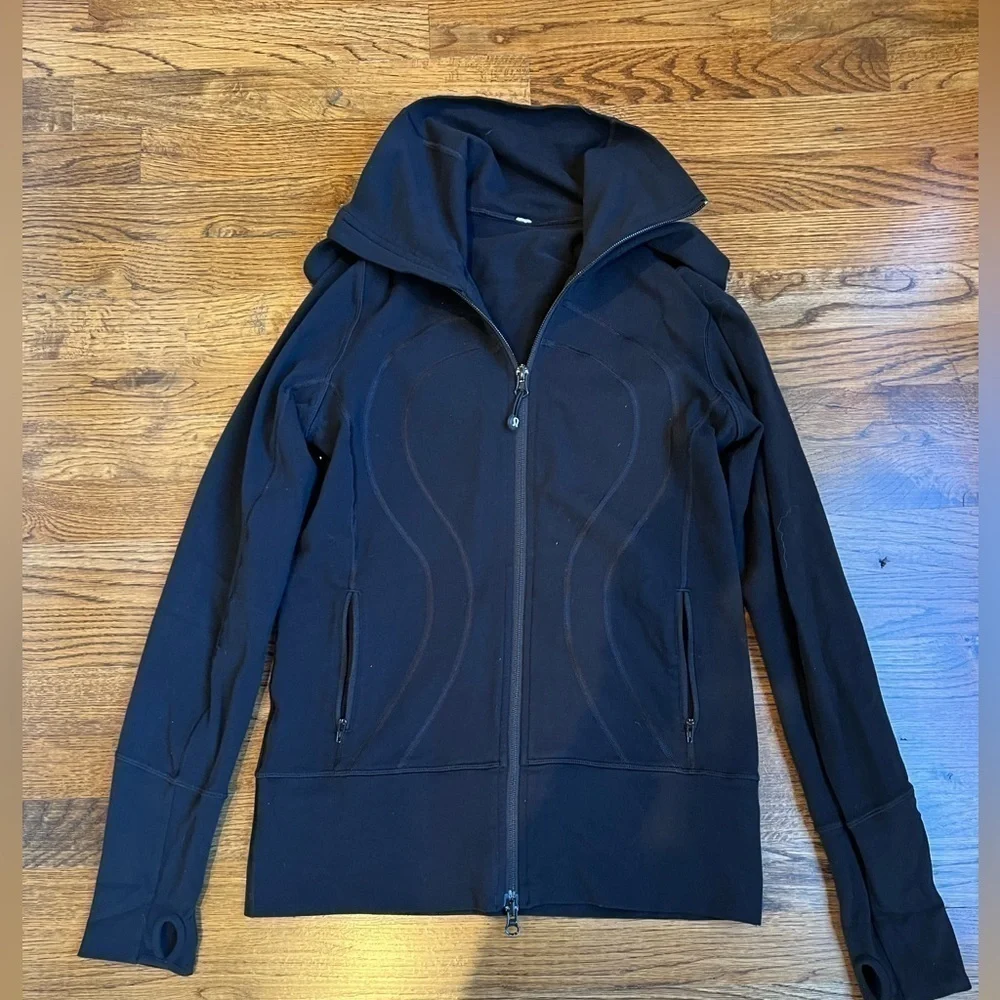 LULULEMON Vintage Define zip up jacket with hood black size 6